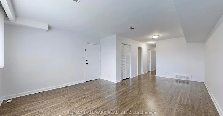 lower-3572 Dufferin Street, Toronto, ON, M3K 1N1 - 7