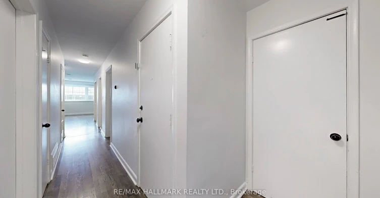 lower-3572 Dufferin Street, Toronto, ON, M3K 1N1 - 23