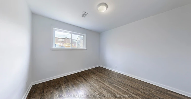 lower-3572 Dufferin Street, Toronto, ON, M3K 1N1 - 13
