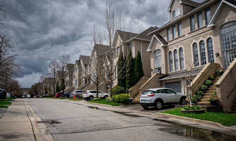 26-5525 Palmerston Crescent