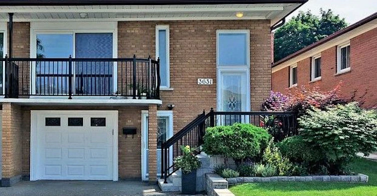 3631 Molly Avenue, Mississauga, ON, L5A 3G5