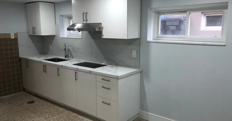 3631 Molly Avenue, Mississauga, ON, L5A 3G5 - 3