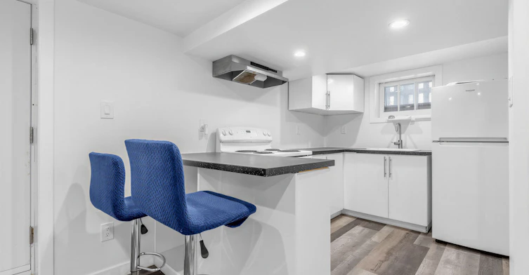 Basement-10 Hartley Avenue, Toronto, ON, M6E 4E6 - 6