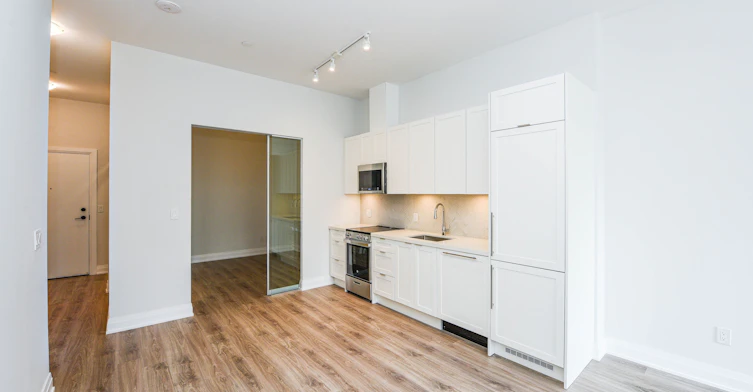 508-430 Square One Drive E, Mississauga, ON, L5B 0L6 - 12