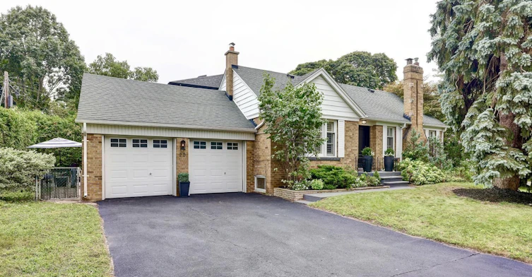 20 Elderidge Avenue, Toronto, ON, M8Y 2C5