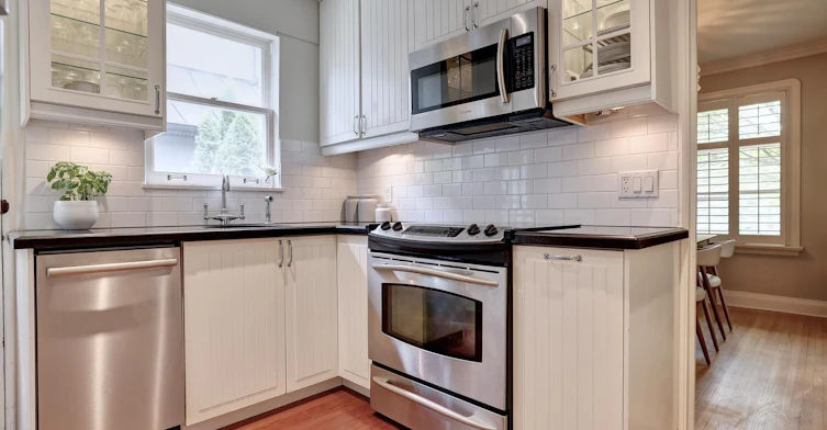 20 Elderidge Avenue, Toronto, ON, M8Y 2C5 - 16