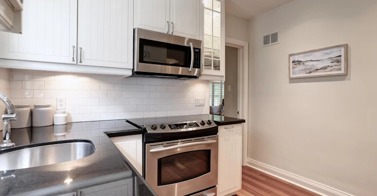 20 Elderidge Avenue, Toronto, ON, M8Y 2C5 - 17