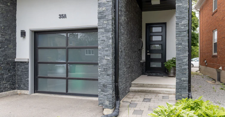 35A Broadview Avenue, Mississauga, ON, L5H 2S8 - 2