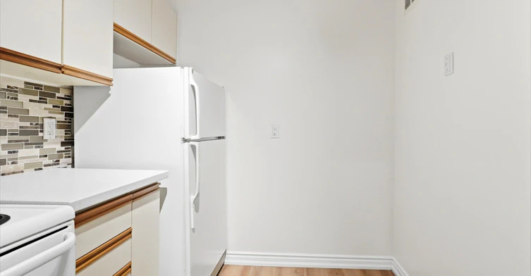 207-3835 Lake Shore Boulevard, Toronto, ON, M8W 1R2 - 5