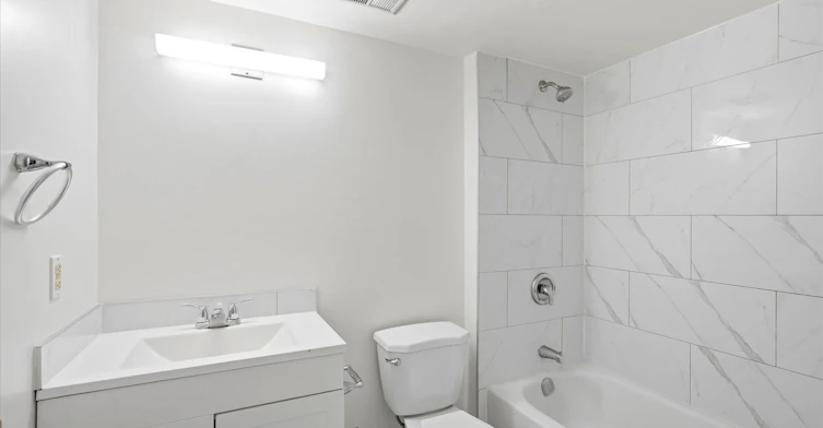 207-3835 Lake Shore Boulevard, Toronto, ON, M8W 1R2 - 19