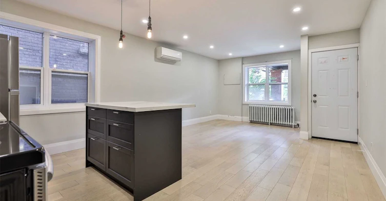 Main-8 Grafton Avenue, Toronto, ON, M6R 1C4 - 5