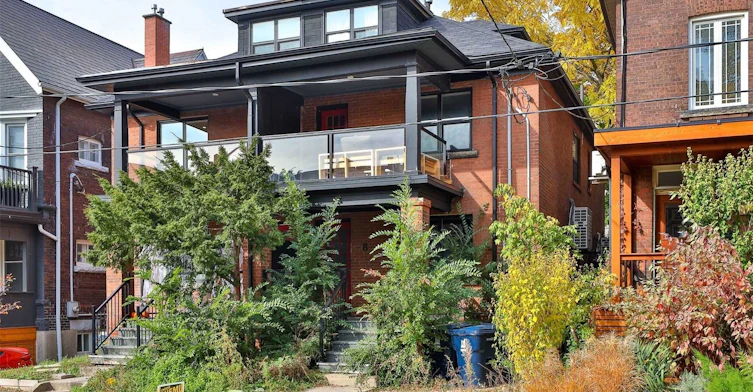 Main-8 Grafton Avenue, Toronto, ON, M6R 1C4 - 2
