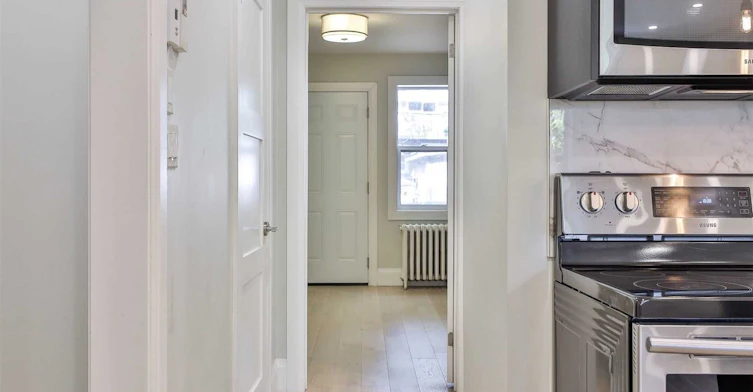 Main-8 Grafton Avenue, Toronto, ON, M6R 1C4 - 3