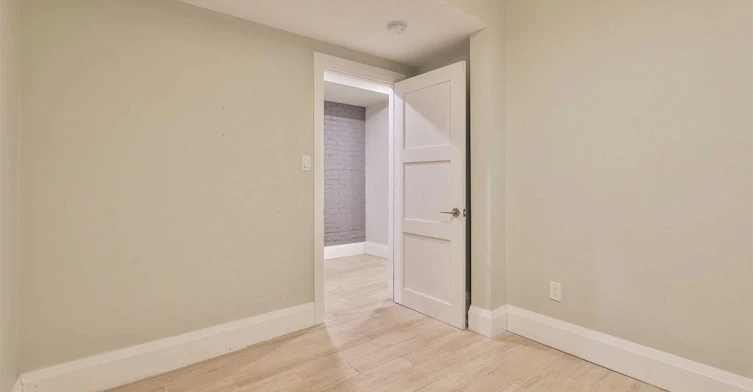 Main-8 Grafton Avenue, Toronto, ON, M6R 1C4 - 15