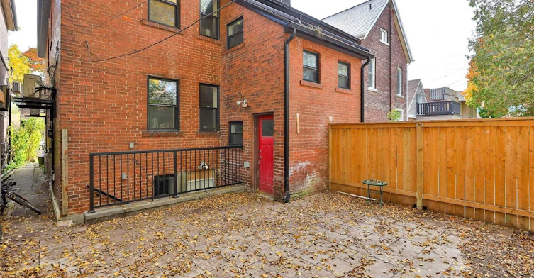 Main-8 Grafton Avenue, Toronto, ON, M6R 1C4 - 18