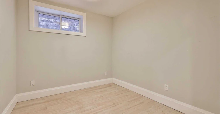Main-8 Grafton Avenue, Toronto, ON, M6R 1C4 - 14
