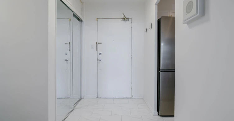 2008-85 Emmett Avenue, Toronto, ON, M6M 5A2 - 2