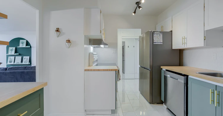 2008-85 Emmett Avenue, Toronto, ON, M6M 5A2 - 10