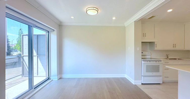 204-135 Allan Street, Oakville, ON, L6J 3N4 - 5