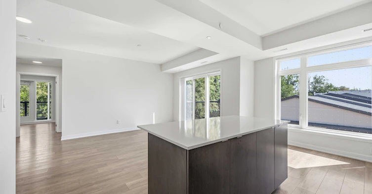 409-120 Canon Jackson Drive, Toronto, ON, M6M 0B8 - 12