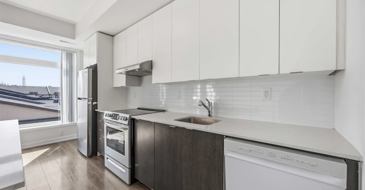 409-120 Canon Jackson Drive, Toronto, ON, M6M 0B8 - 13