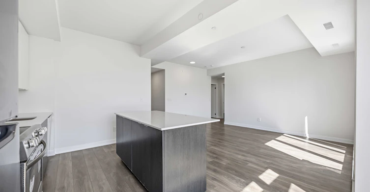 409-120 Canon Jackson Drive, Toronto, ON, M6M 0B8 - 11