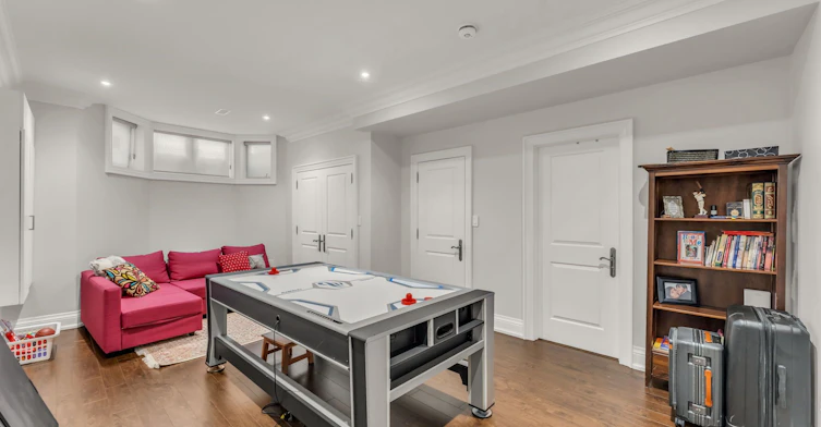 606 Lakeshore Road W, Oakville, ON, L6K 1G5 - 23
