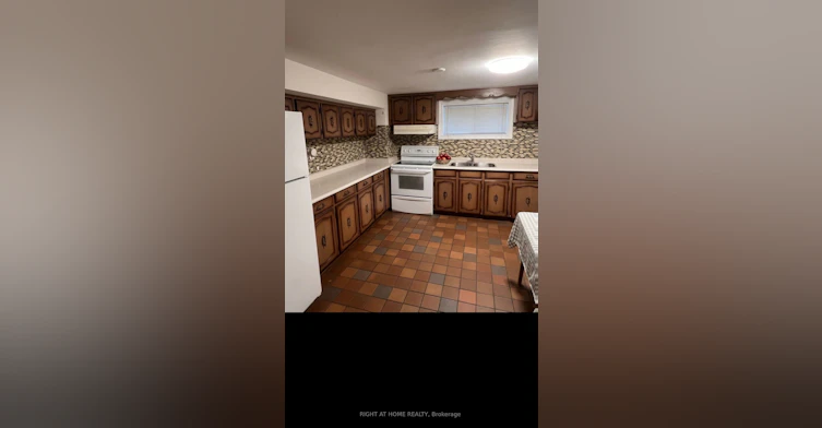 86 Langside Avenue, Toronto, ON, M9N 3P4 - 4
