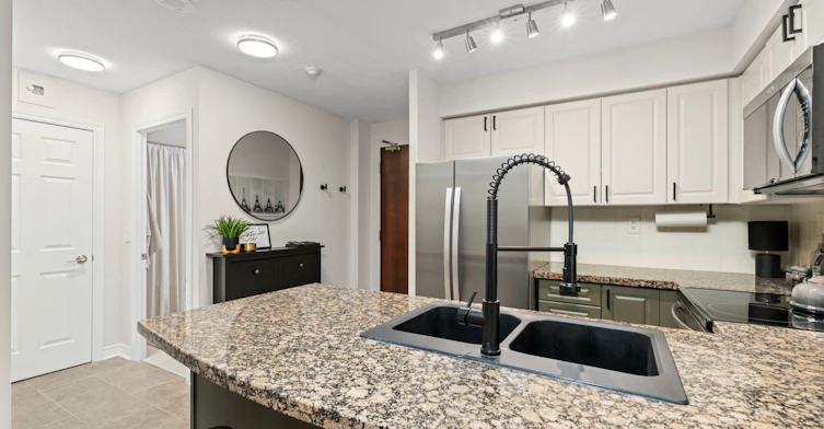 1605-5 Michael Power Place, Toronto, ON, M9A 0A3 - 8