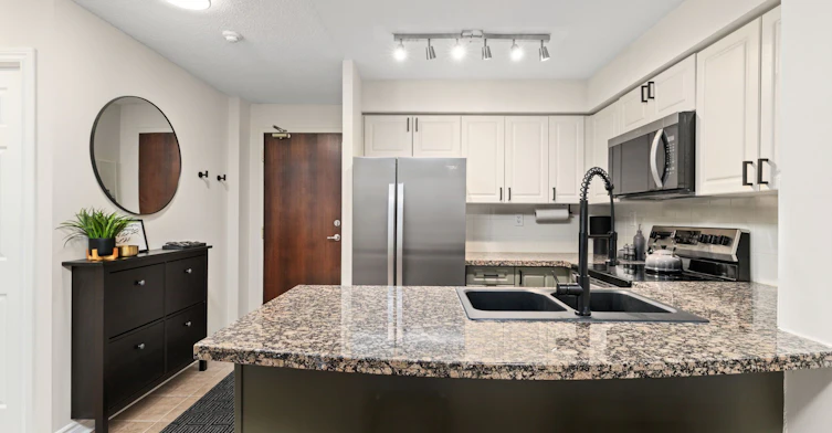 1605-5 Michael Power Place, Toronto, ON, M9A 0A3 - 4