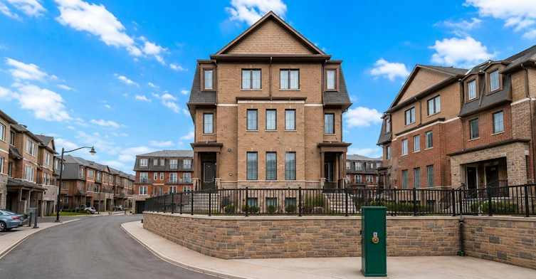 103-445 Ontario Street, Milton, ON, L9T 9K4