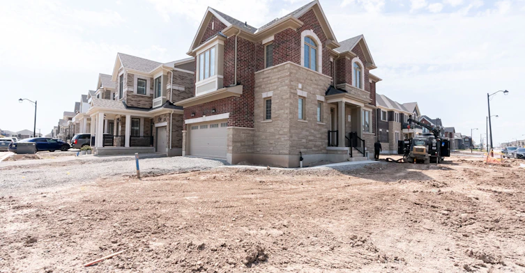 1330 Richardson Way, Milton, ON, L9E 2J8 - 2