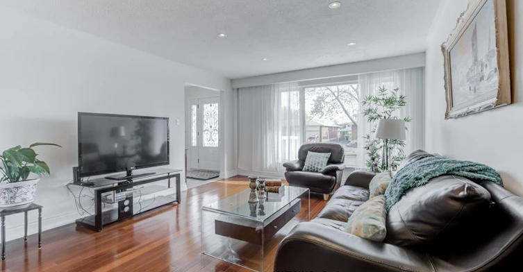 1207 Verhoeven Court, Mississauga, ON, L5C 1N5 - 2