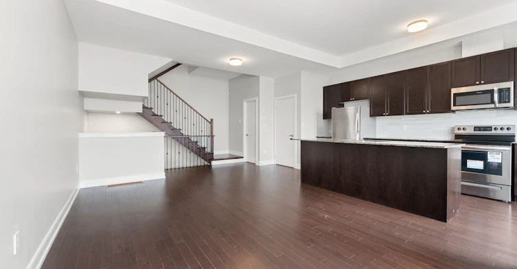 1393 Clarriage Court, Milton, ON, L9E 1L6 - 12