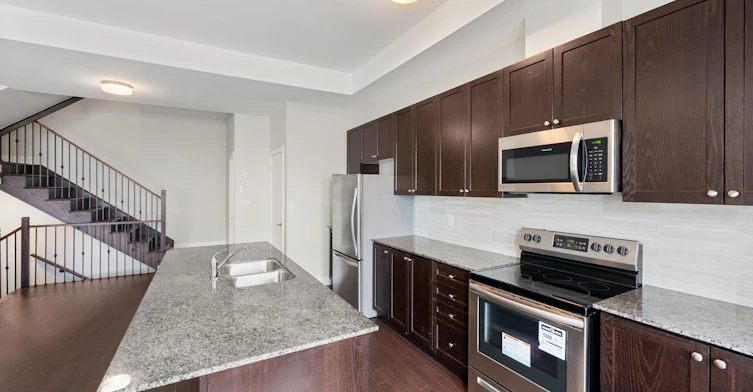 1393 Clarriage Court, Milton, ON, L9E 1L6 - 9