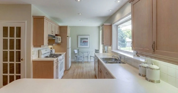 79 Anglesey Boulevard, Toronto, ON, M9A 3C2 - 6