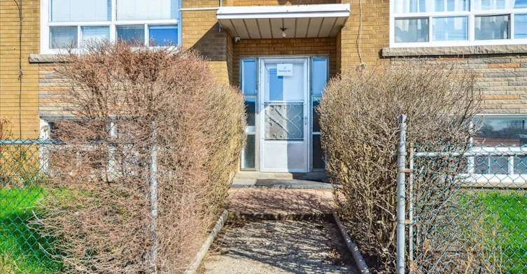 5-2 Wesley Street, Toronto, ON, M8Y 2W3 - 2