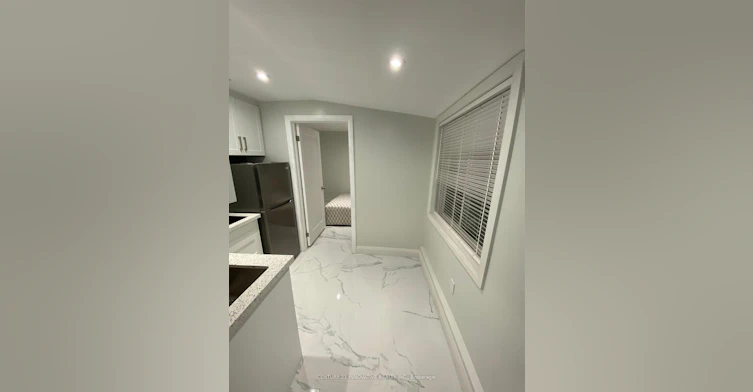 3366 Victory Crescent W, Mississauga, ON, L4T 1L9 - 11