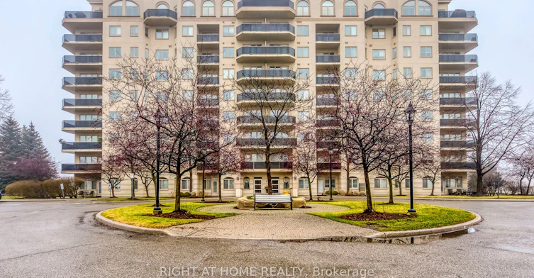 805-10 Dayspring Circle, Brampton, ON, L6P 1B9