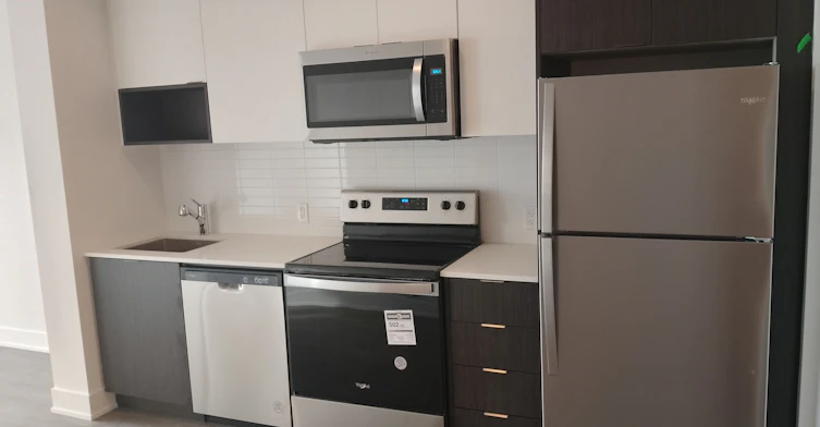1110-204 Burnhamthorpe Road E, Mississauga, ON, L5A 0B2 - 6