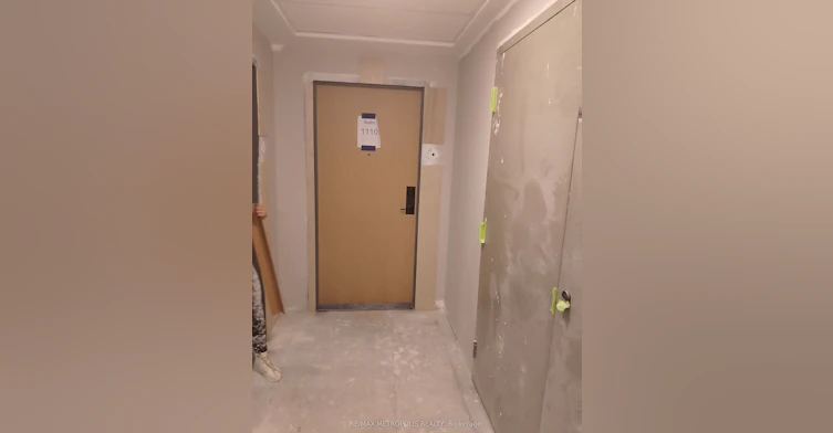 1110-204 Burnhamthorpe Road E, Mississauga, ON, L5A 0B2 - 5