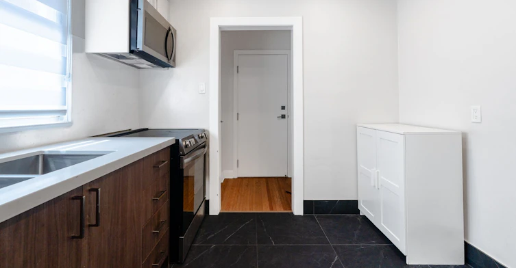 83 Caledonia Road, Toronto, ON, M6E 4S3 - 9