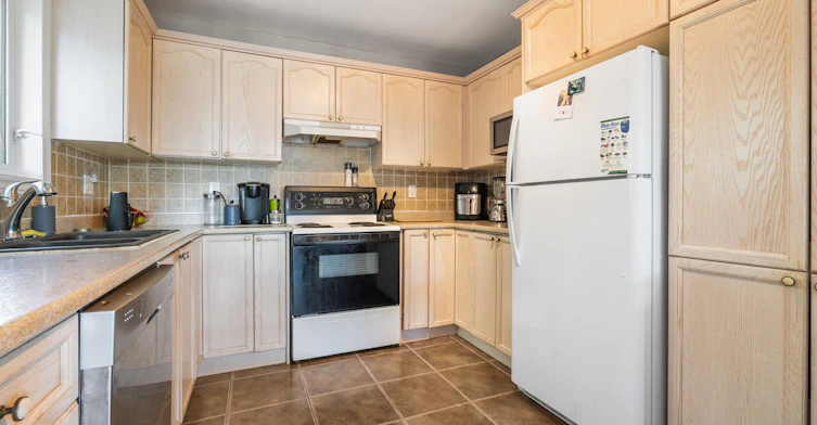 Upper-630 Drury Lane, Burlington, ON, L7R 2X6 - 8