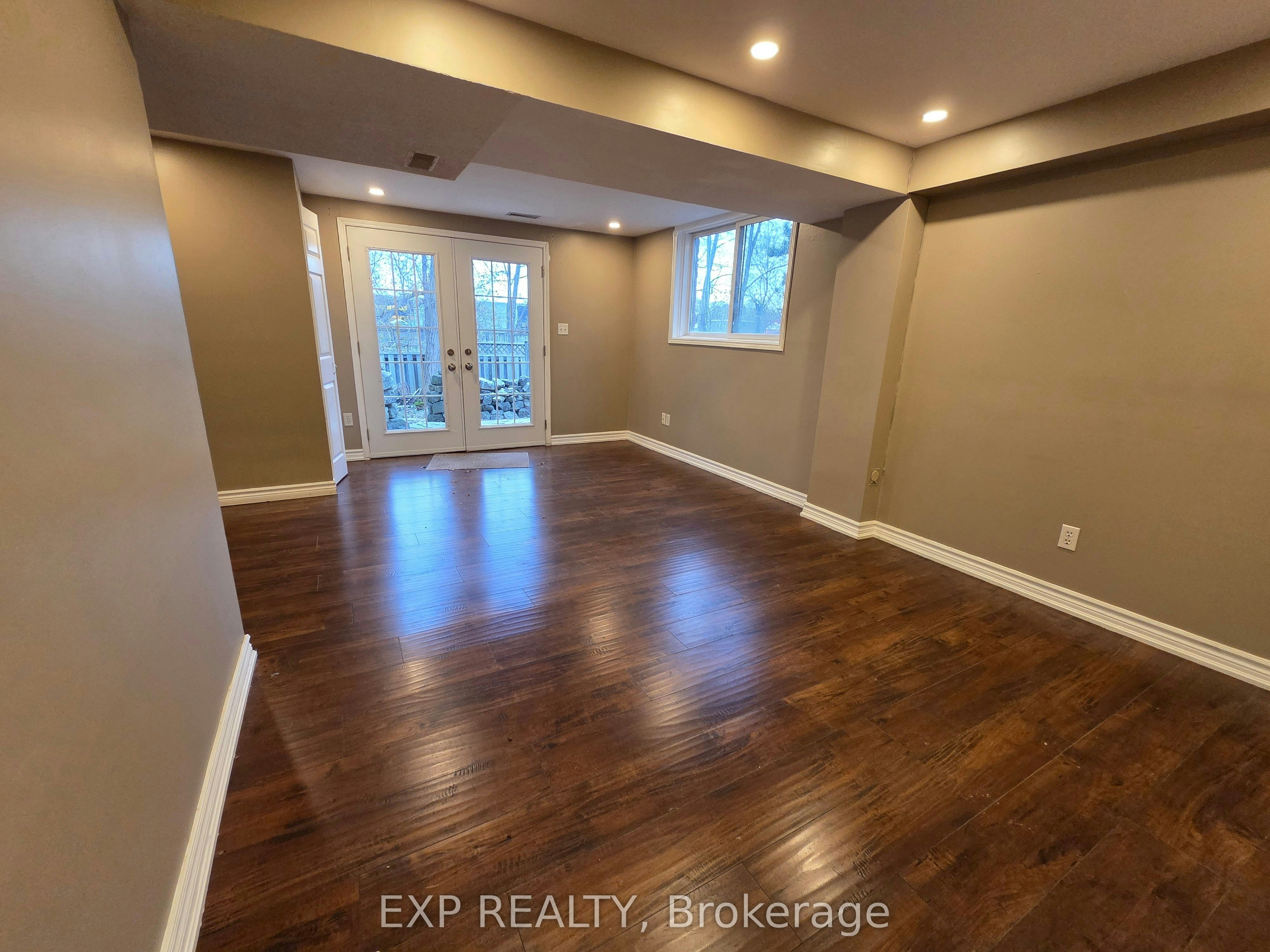 Lower-696 Penny Lane, Burlington, ON, L7T 4J1
