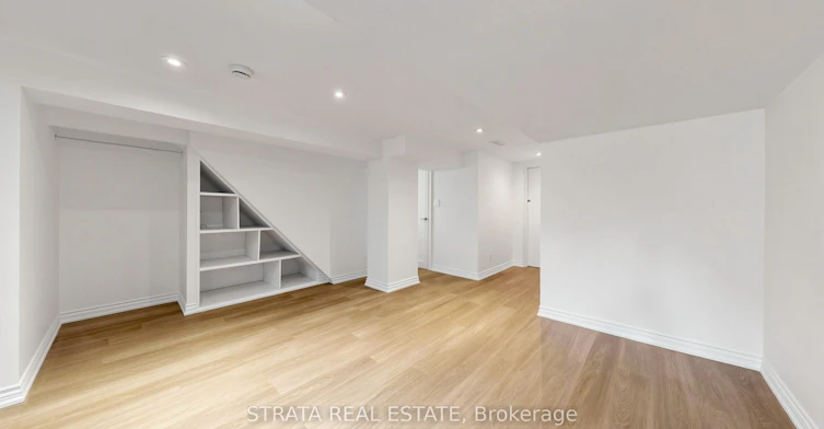 158 Mcroberts Avenue, Toronto, ON, M6E 4P5 - 13