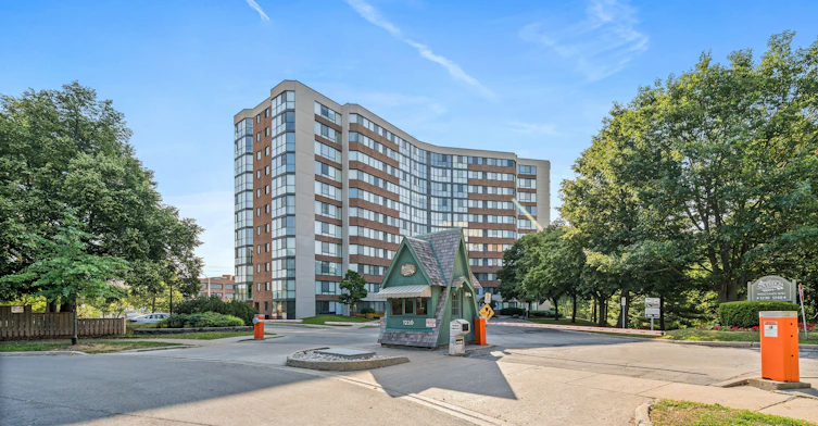 506-1230 Marlborough Court, Oakville, ON, L6H 3K6 - 33