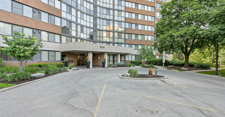 506-1230 Marlborough Court, Oakville, ON, L6H 3K6 - 3