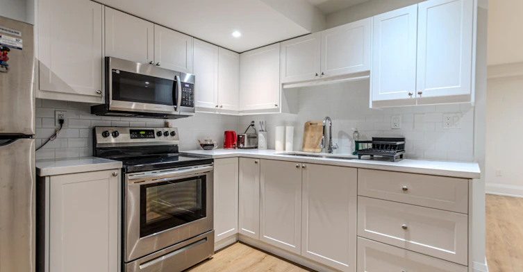 Basement-79A Laburnham Avenue, Toronto, ON, M8W 1S6 - 11