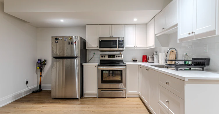 Basement-79A Laburnham Avenue, Toronto, ON, M8W 1S6 - 13