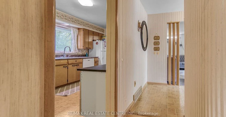 314 Strathcona Drive, Burlington, ON, L7L 2E1 - 8